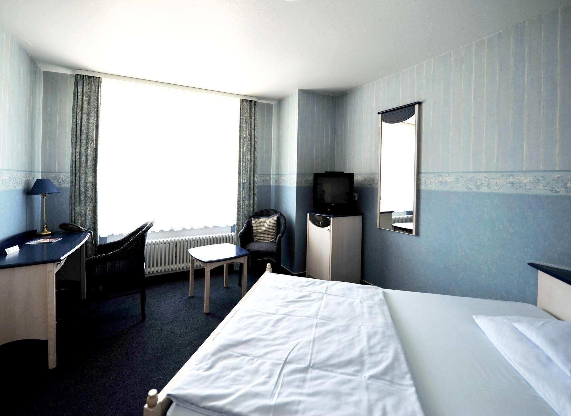Genusshotel Krone & Roadtrips Bei Basel 伊兹林根 外观 照片