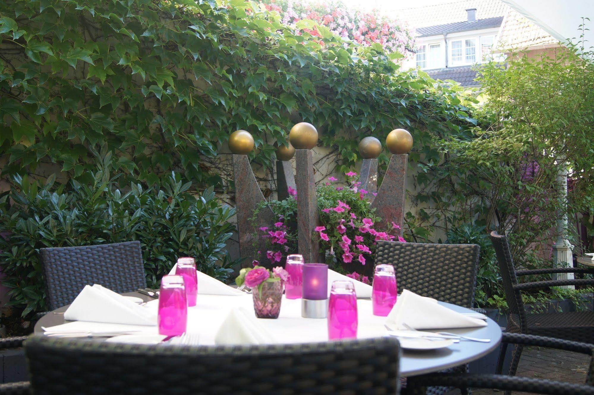 Genusshotel Krone & Roadtrips Bei Basel 伊兹林根 外观 照片