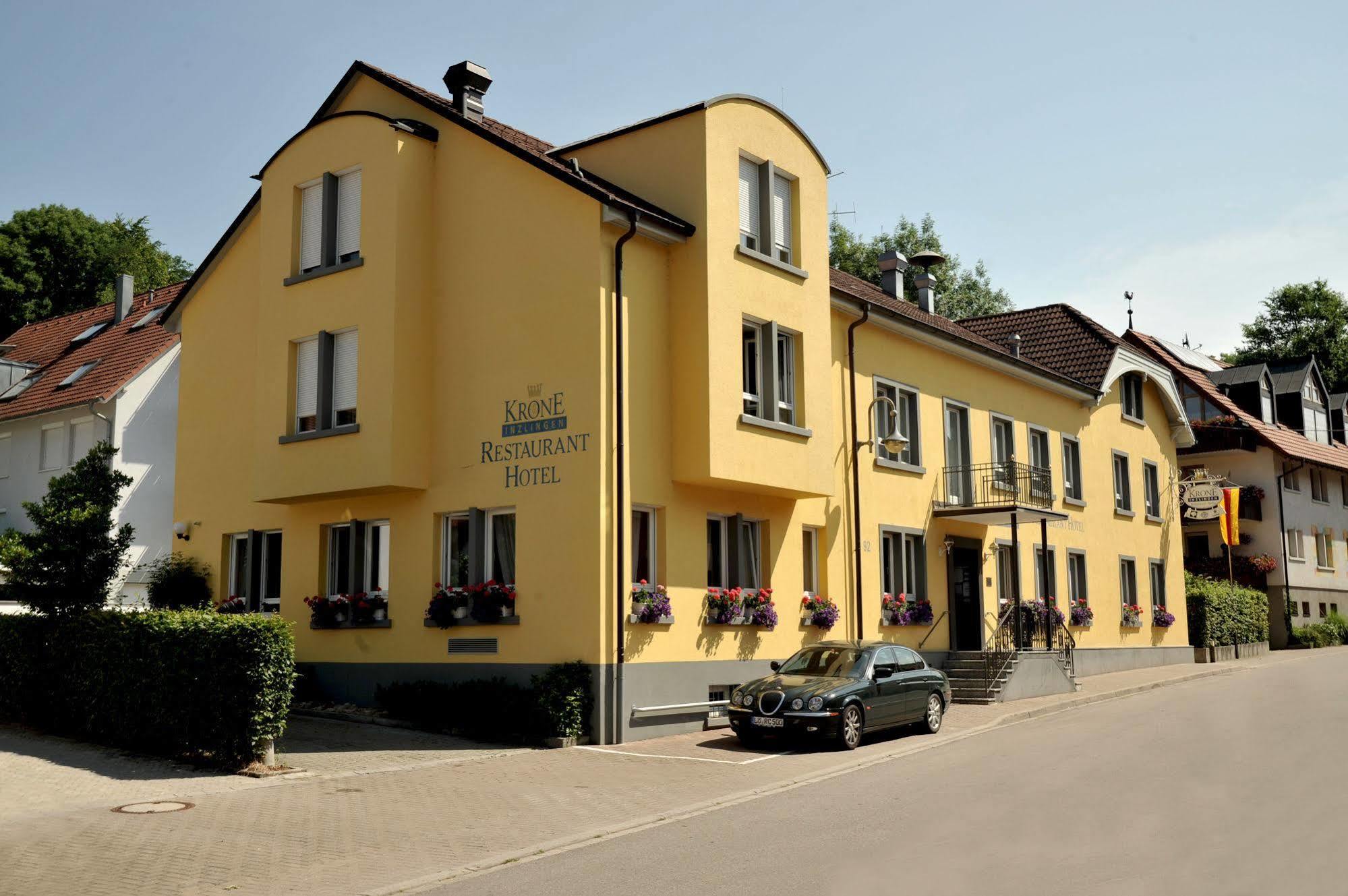 Genusshotel Krone & Roadtrips Bei Basel 伊兹林根 外观 照片